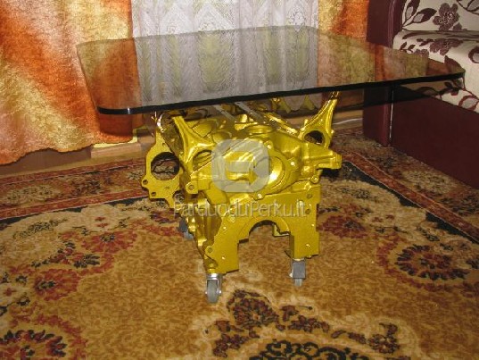 Staliukas iš variklio bloko