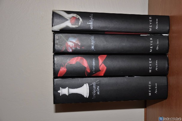 Stephanie Meyer ,,Saulėlydis" saga