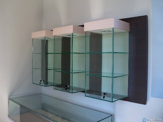 Stiklinės vitrinos, projektavimas, gamyba.