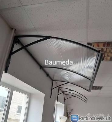 stogeliai virš durų