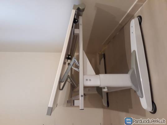 ,,Su vaiku augantis” Rašomasis stalas