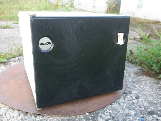 Parduoda automobilinį šaldytuvą