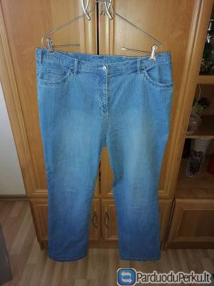 Šviesiai mėlyni moteriški didelio dydžio džinsai