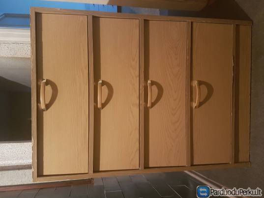 Šviesiai ruda batų dėžė