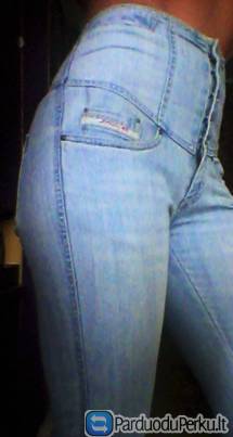 Šviesūs paaukštinti džinsai