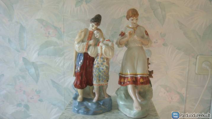 Tarybinių laikų statulėlės