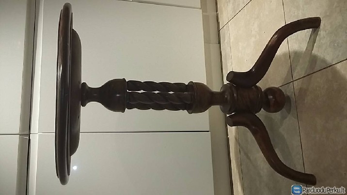 Tekintas klasikinis stalelis