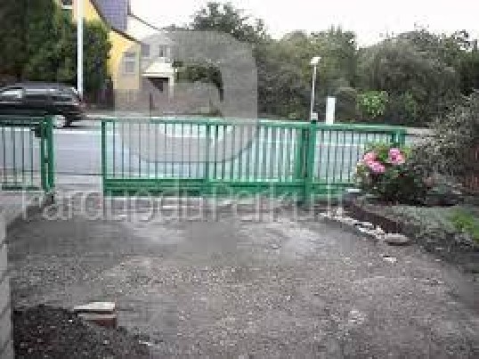 Teleskopiniai slenkantys gembiniai vartai