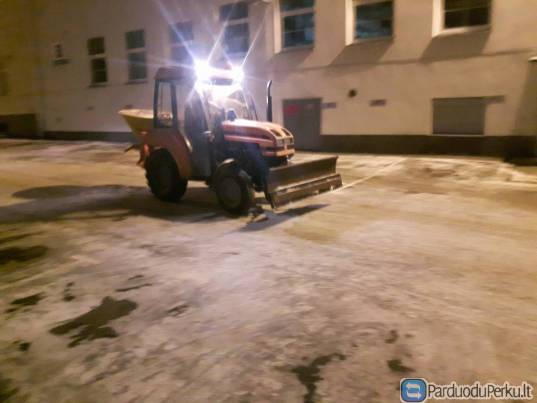 Teritorijų barstymas smėlio - druskos mišiniu