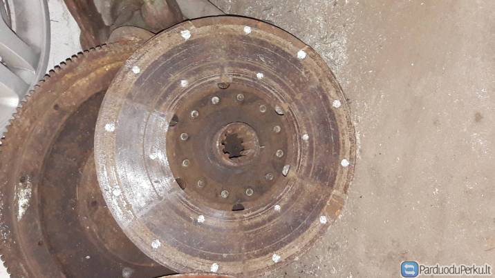 Traktoriaus JUMZ sankaba