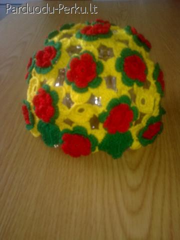 Trispalvės kepurytės