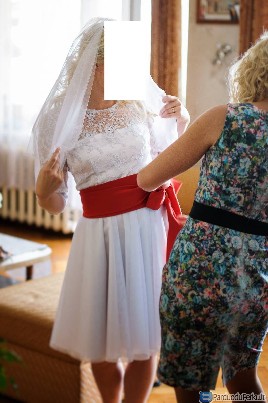 Trumpa vestuvinė suknelė