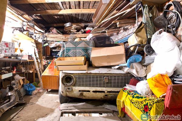 Tvarkome sandeliukus, garazus.isvezame siuksles