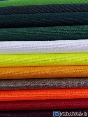 Vandeniui atspari medžiaga lauko baldams