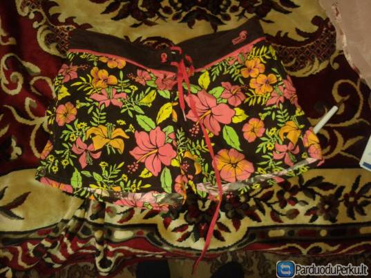 Vasariniai šortai moterims