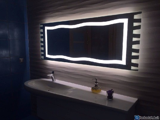 Veidrodis su Led pašvietimu, Klaipėda