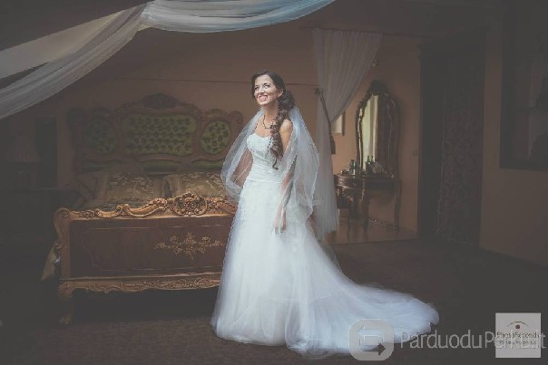 Vestuvine suknele balta