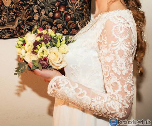 Vestuvinė suknelė skoningai, elegantiškai, praktiškai nuotakai.