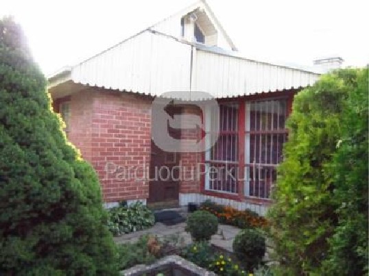 Vilniuje Maz.Gulbinuose 4 kamb.murinis namelis, 6 arai, silt