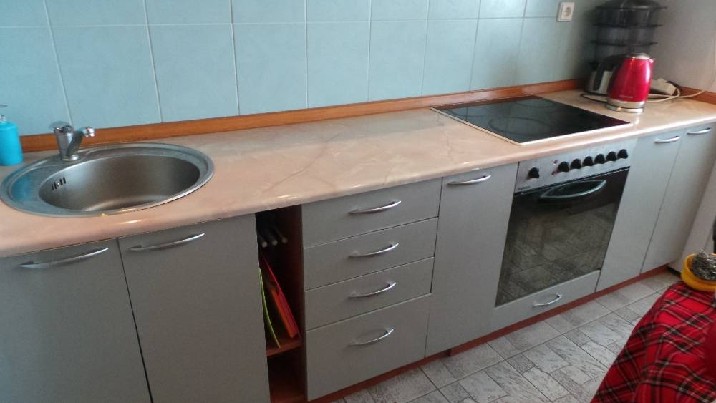 Virtuvės baldų komplektas su buitine technika