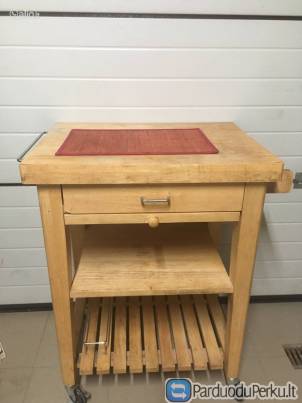 virtuvinis stalelis su ratukais