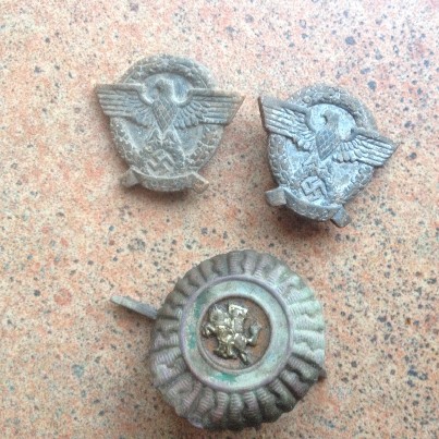 Vokieskos ir viena lietuviška kokardos