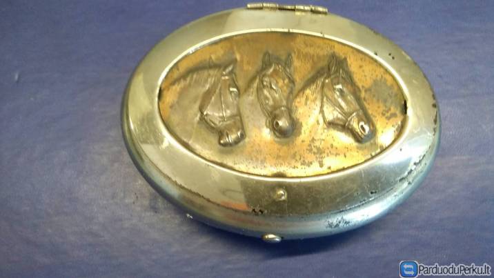 Vokiška kišeninė dėžutė tabakui.