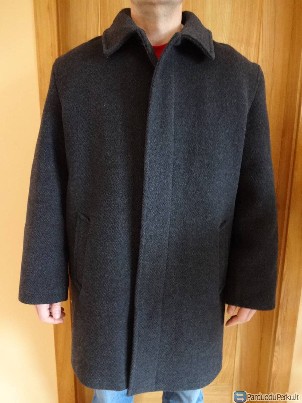 Vyriškas puspaltis solidžiam vyrui