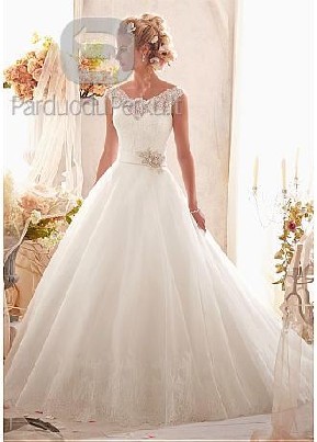 Ypatingai elegantiškos vestvinės suknelės