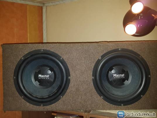 Žemu dažniu kolonele  subas