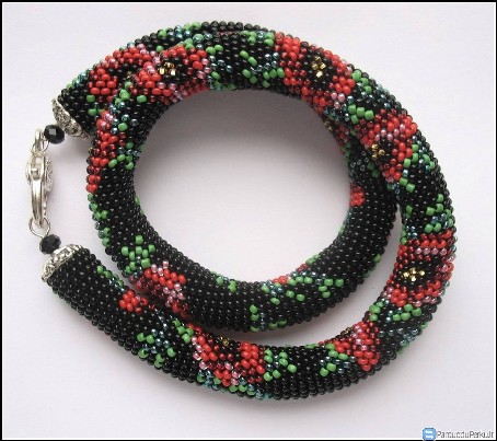 Žgutas su raudonomis aguonomis