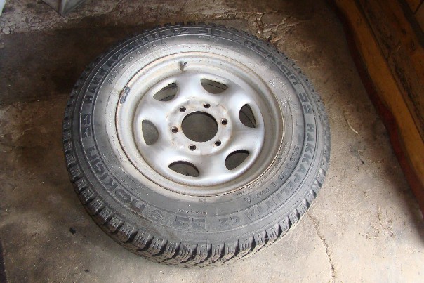 žieminės dygliuotos padangos su ratlankiais R16