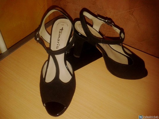 Zomšinės juodos basutės